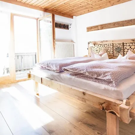 Spacious House In With Terrace *