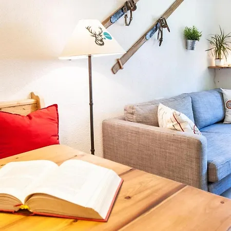 Spacious House In With Terrace בית נופש פוגן