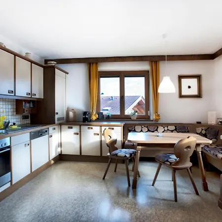 Spacious House In With Terrace בית נופש *