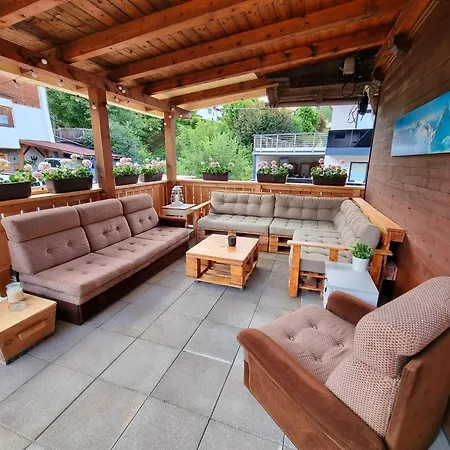 בית נופש Spacious House In With Terrace *