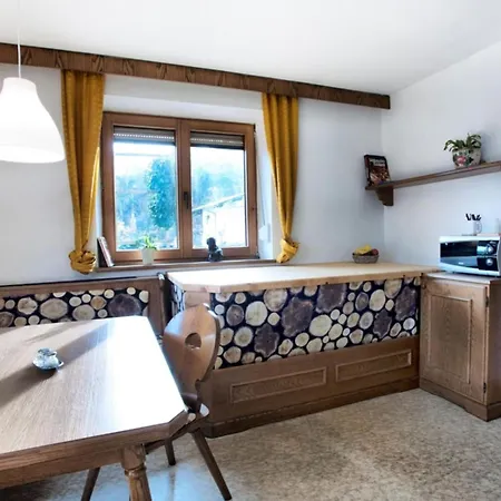 Spacious House In With Terrace Ferienhaus